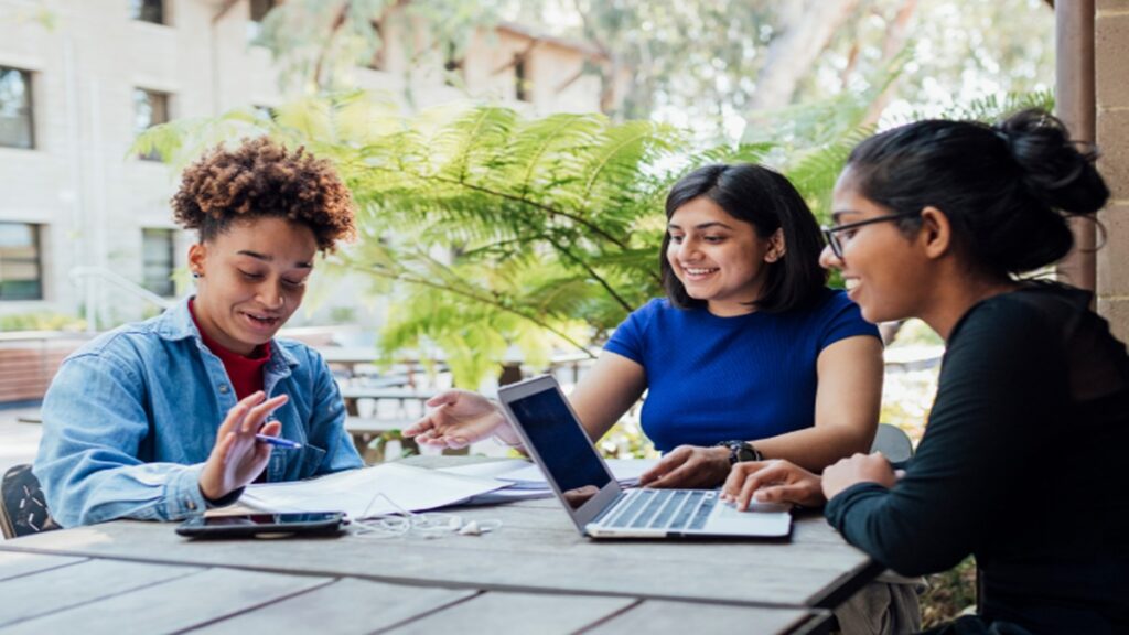 Job Market, studying abroad, graduates, career, global education